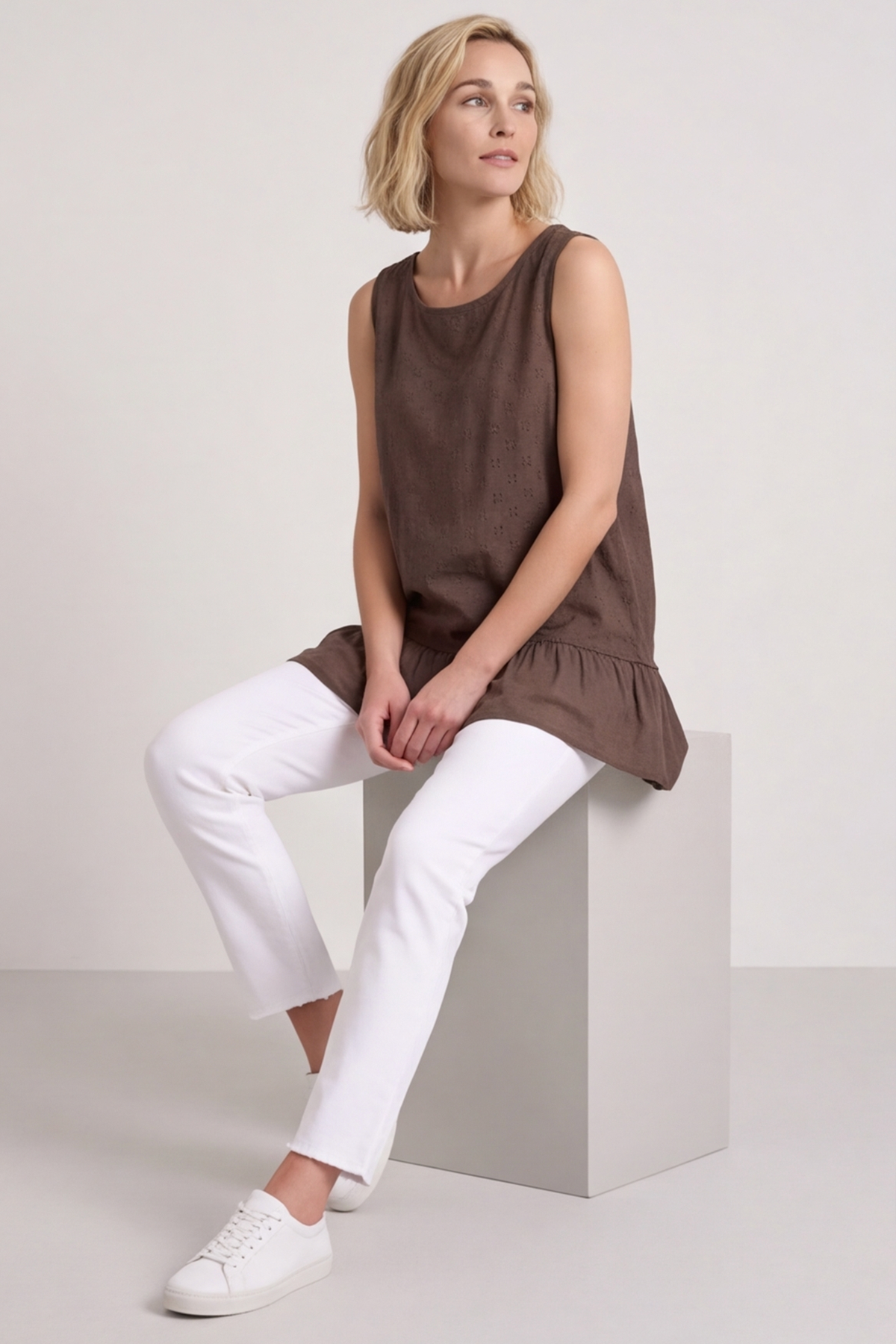 Raya Frill Top