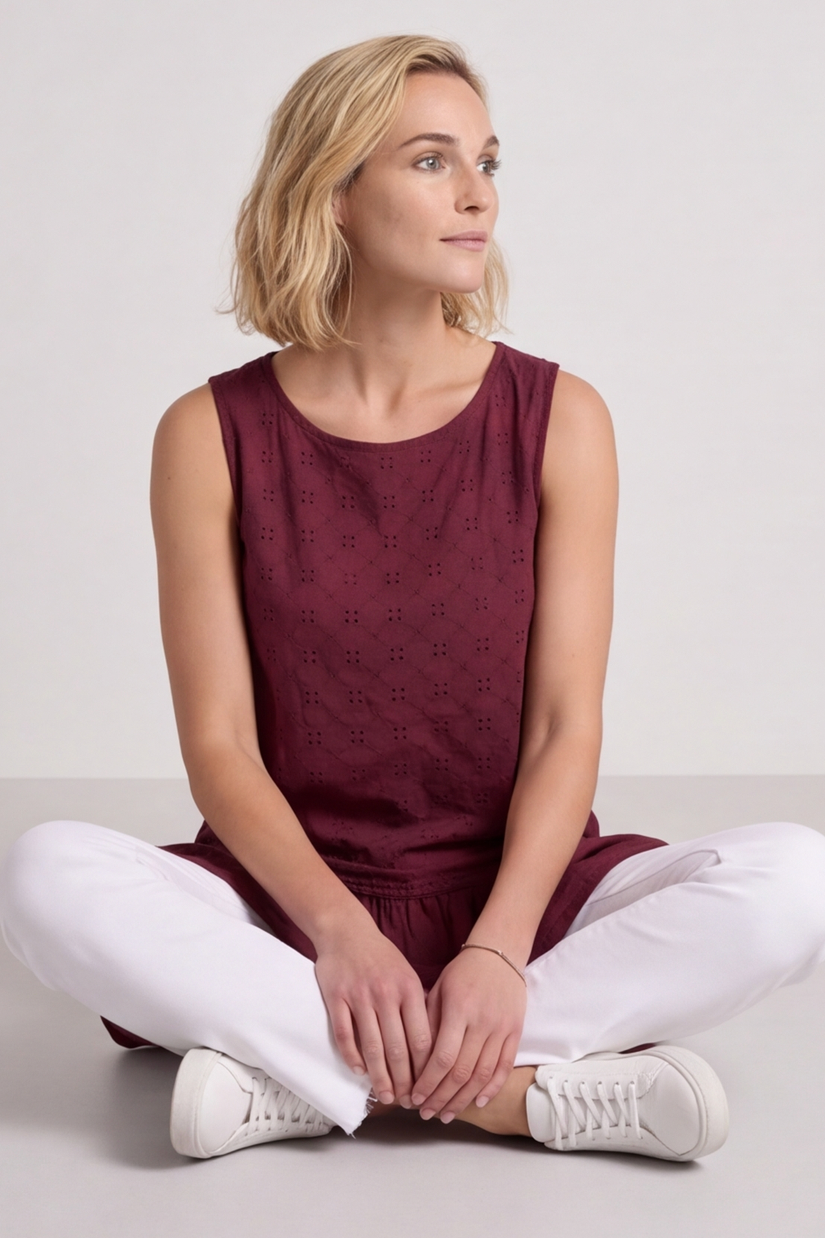Raya Frill Wine Top