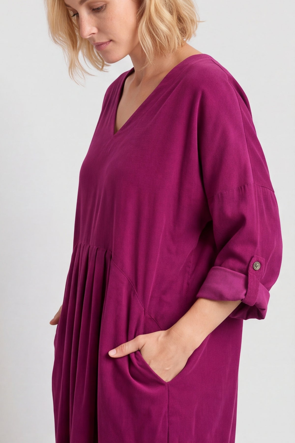 Dinah V-Neck Needlecord Dress Burgundy