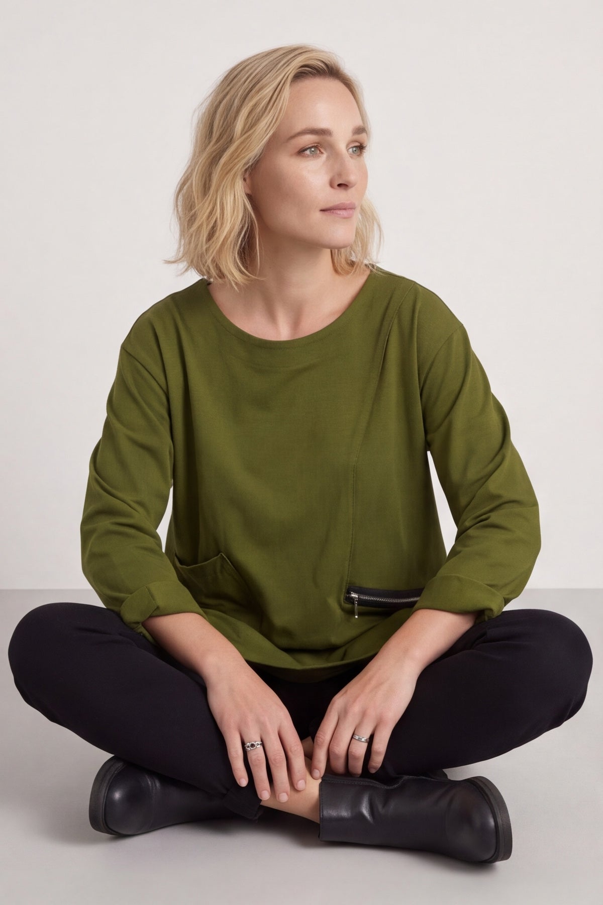 Laurissa Cotton Top Olive – image 1 of 5