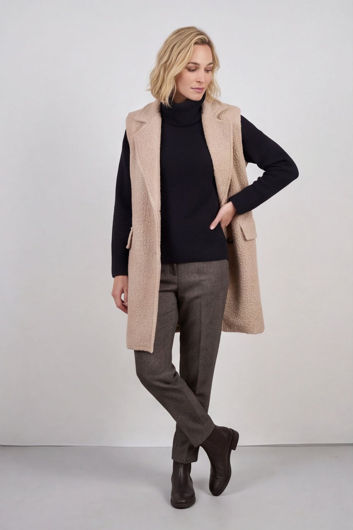 Nori Boucle Gilet – image 1 of 6