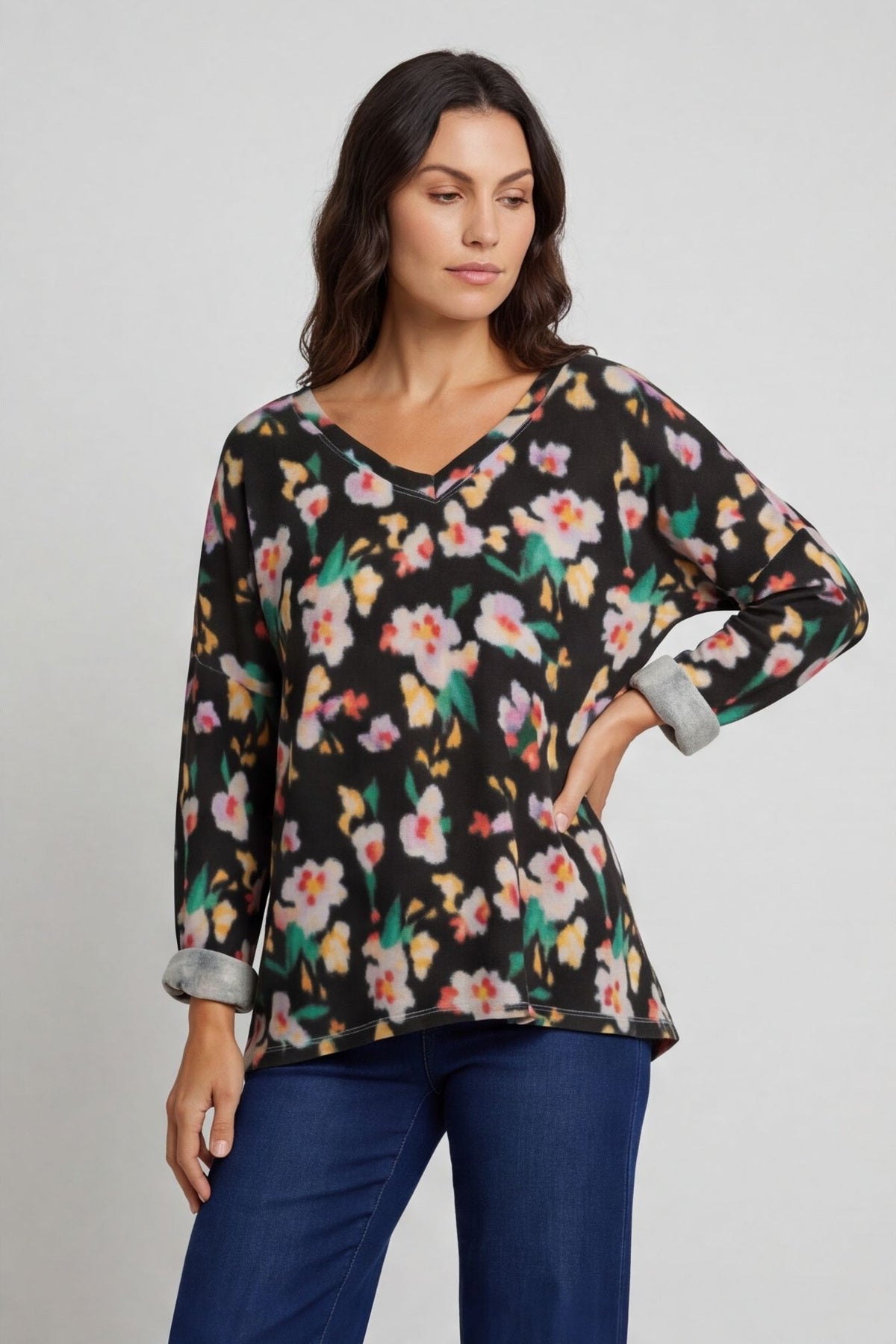 Kirsty Flower V-Neck Knit Top Black – image 2 of 6