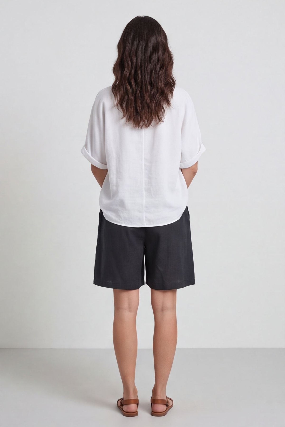 Arielle Linen Blend Shorts Black – image 2 of 6