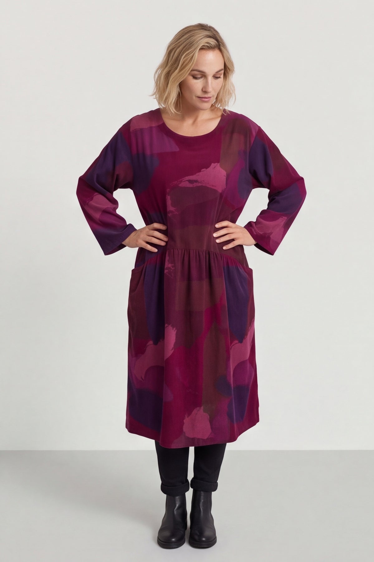 Dreda Print Needlecord Dress Burgundy – image 2 of 6