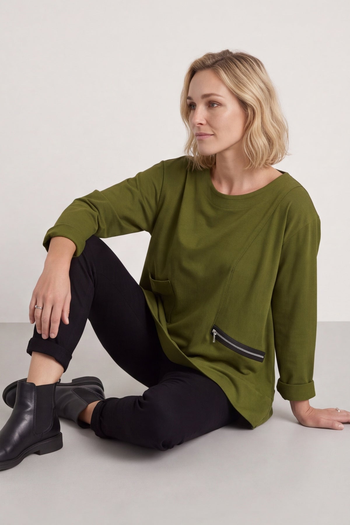 Laurissa Cotton Top Olive – image 2 of 5