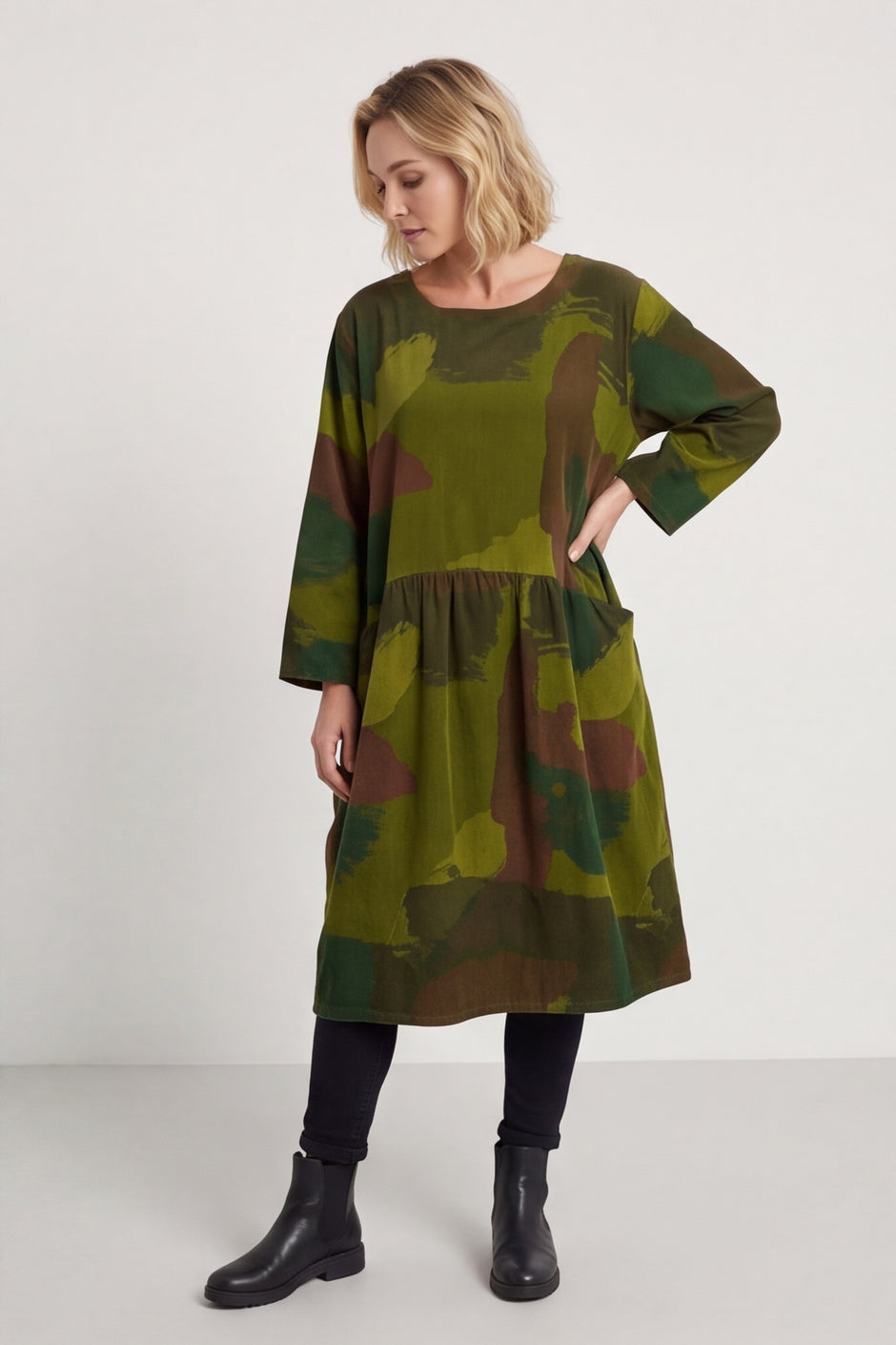 Dreda Print Needlecord Dress Olive – image 3 of 6