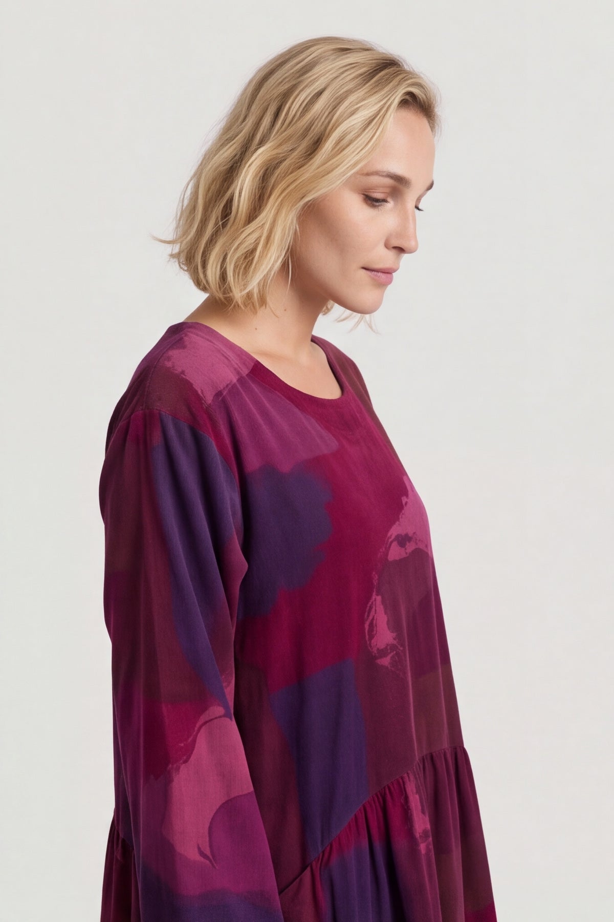 Dreda Print Needlecord Dress Burgundy – image 3 of 6