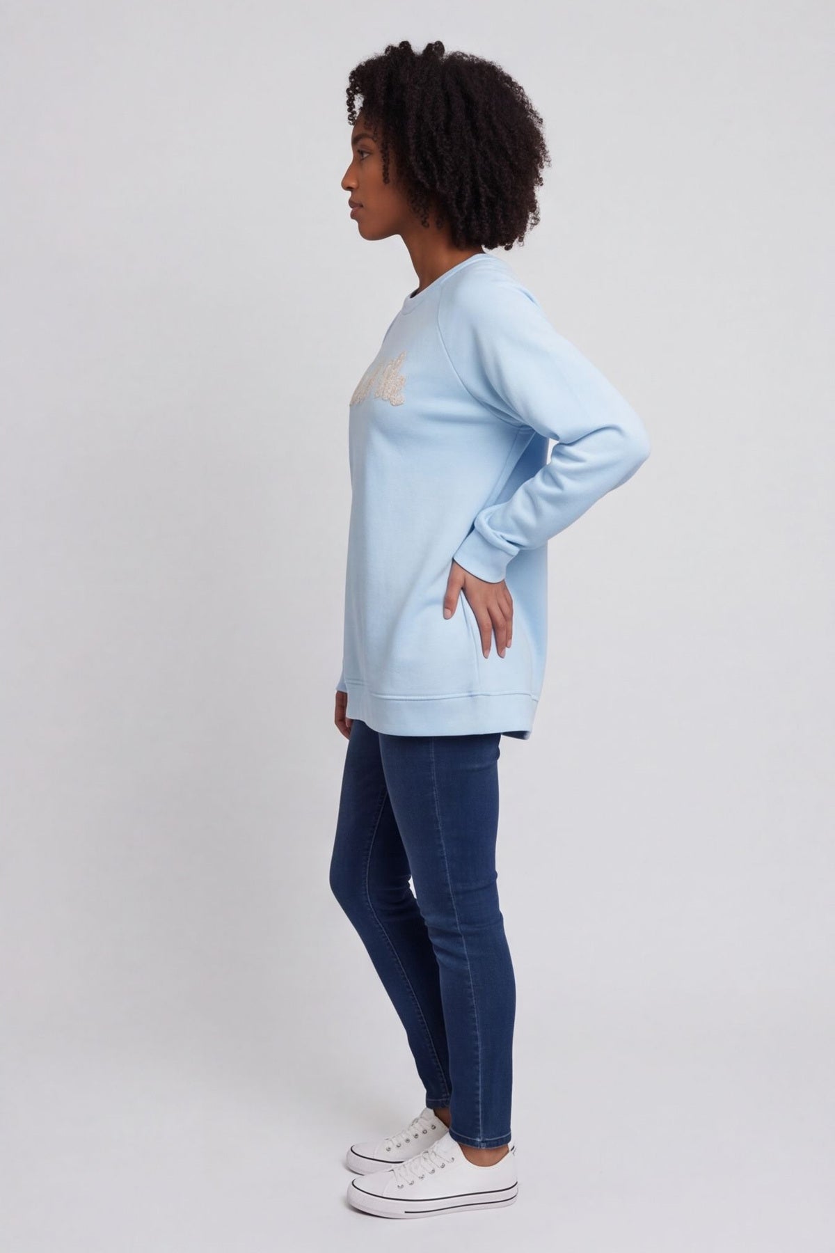 C'est La Vie Sweatshirt Light Blue – image 3 of 6