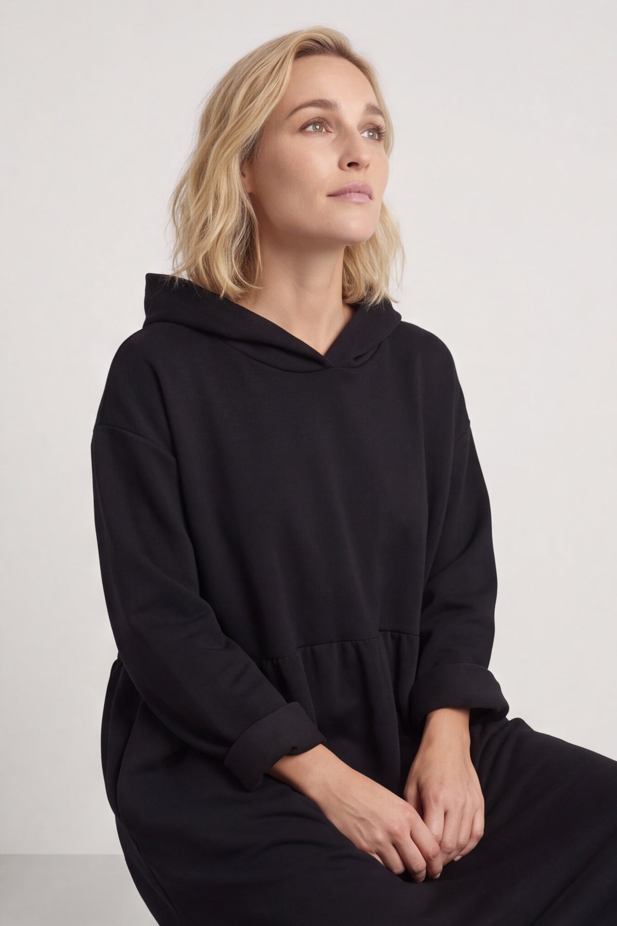 Saskia Hooded Dress Black – image 3 of 4
