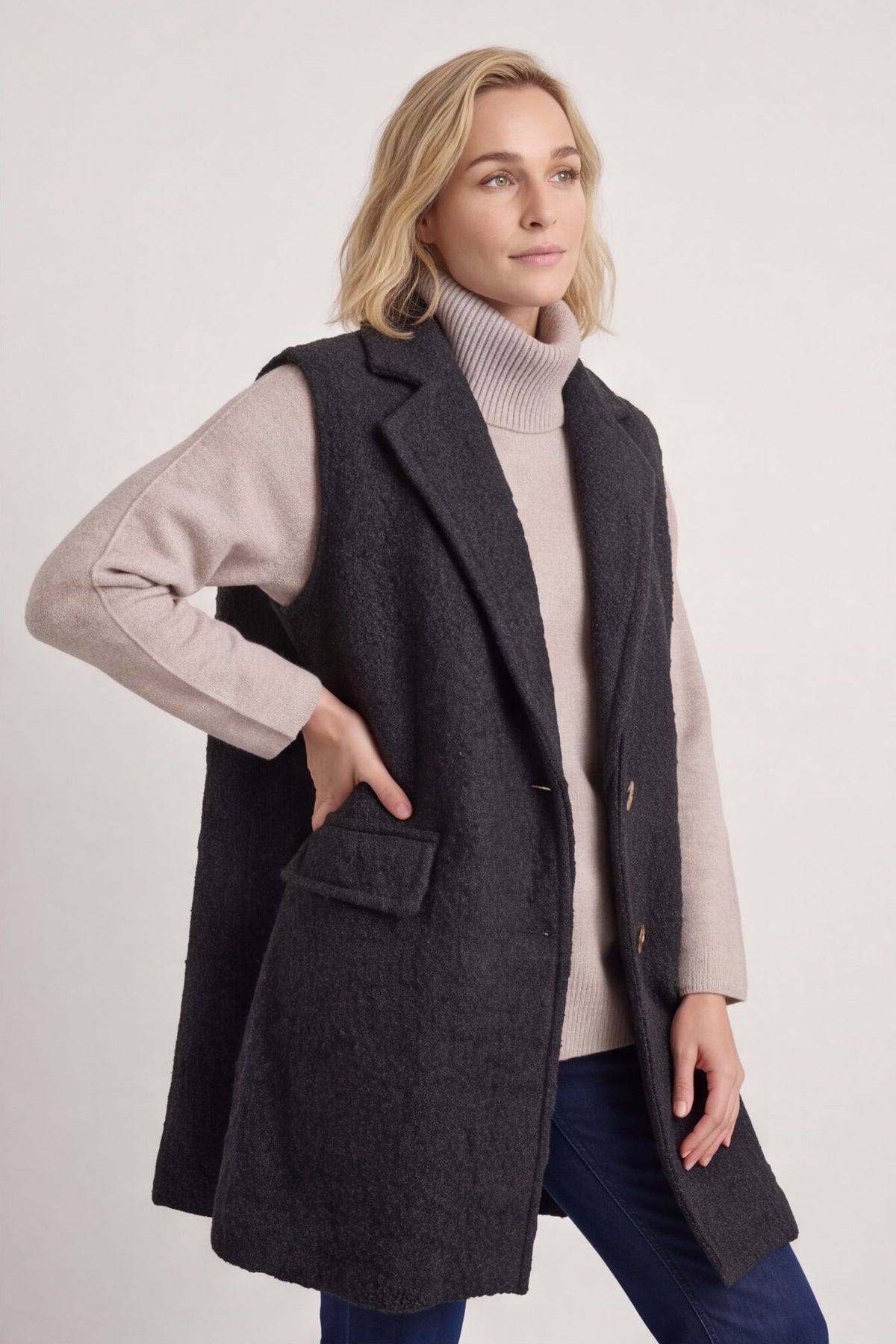 Nori Boucle Gilet Black – image 3 of 6