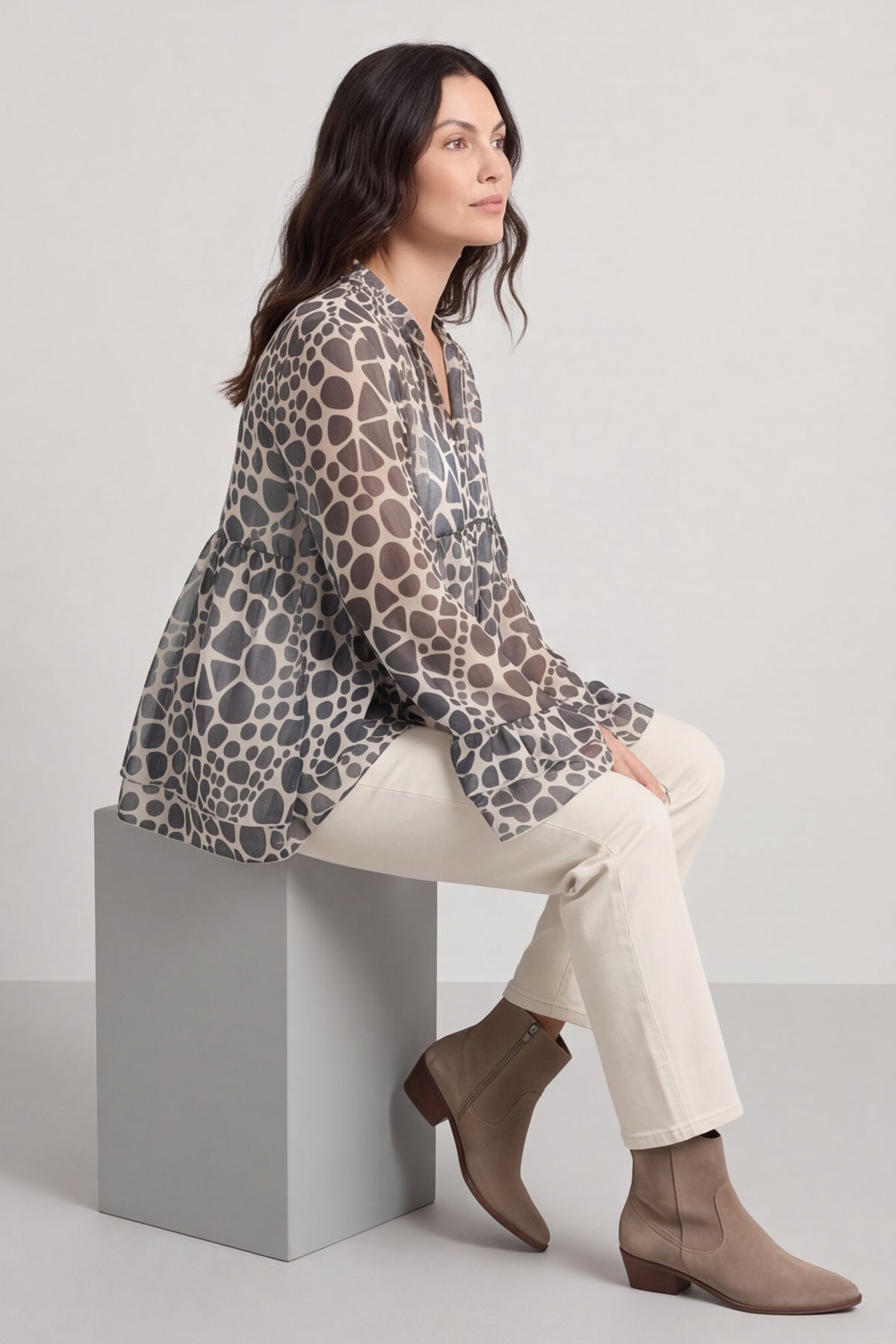 Edith Print Tie Front Top Khaki – image 4 of 6