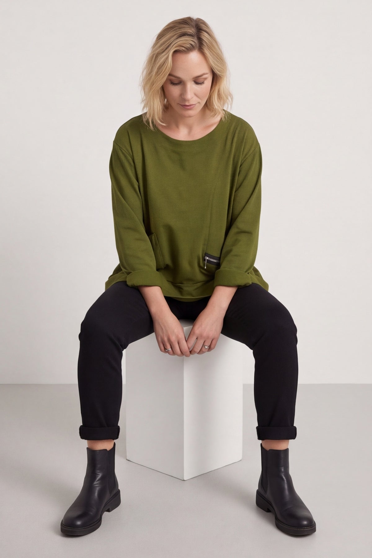 Laurissa Cotton Top Olive – image 4 of 5