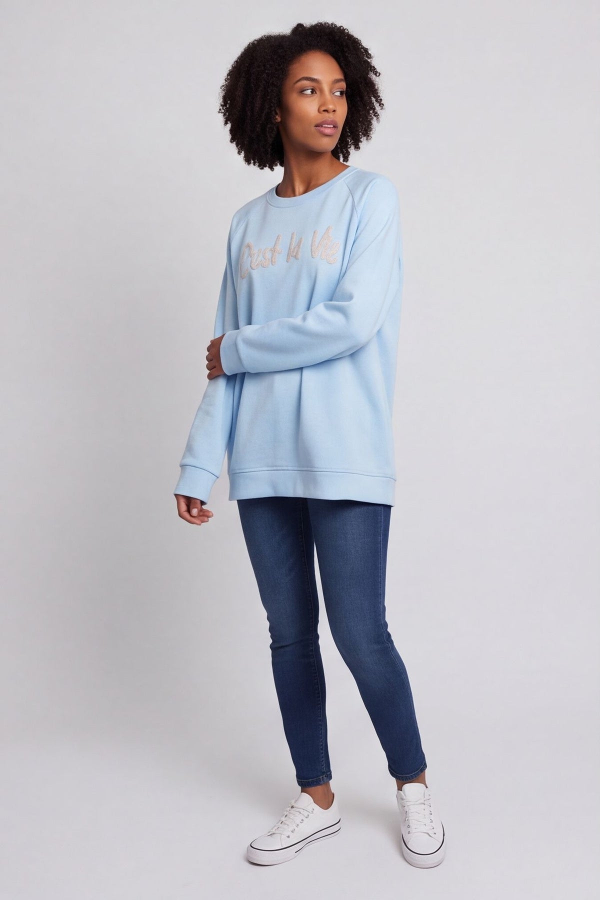 C'est La Vie Sweatshirt Light Blue – image 4 of 6