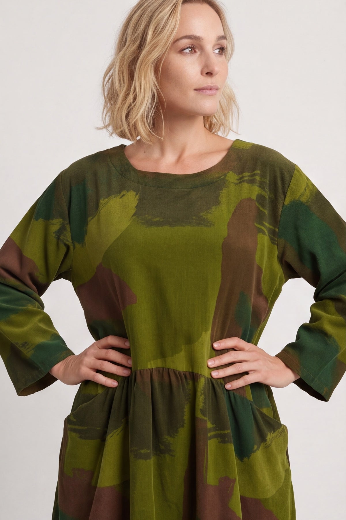 Dreda Print Needlecord Dress Olive – image 4 of 6