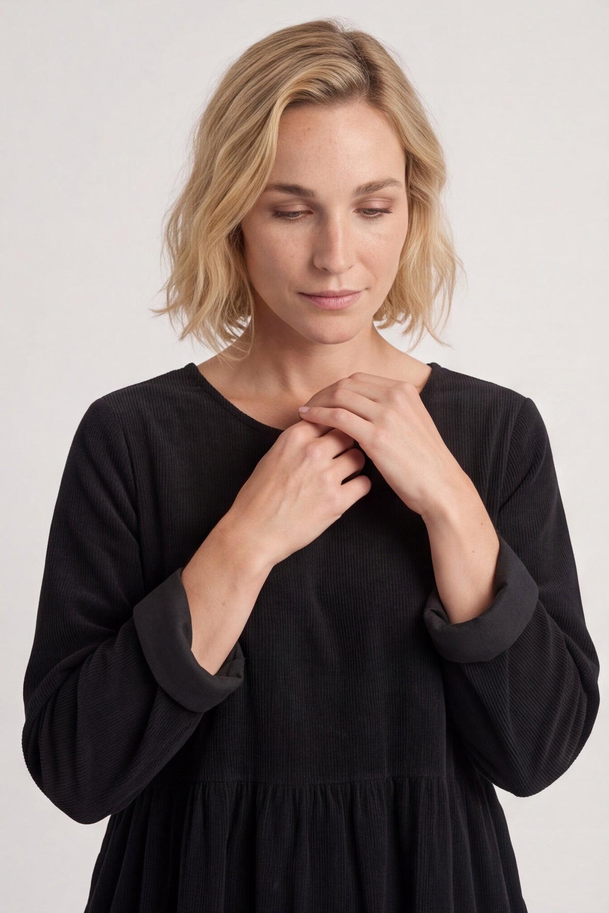 Sheena Needlecord Dress Black – image 4 of 6