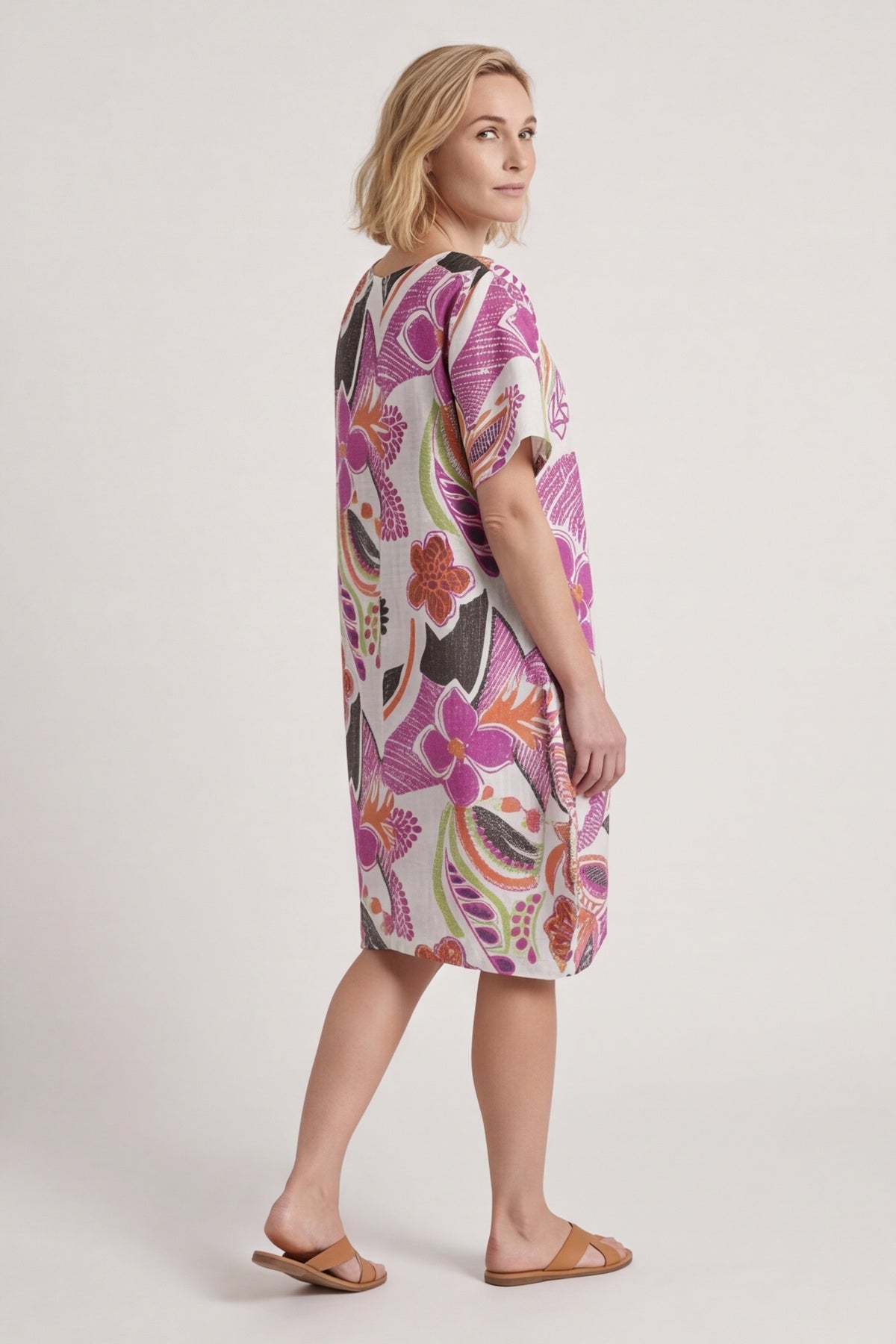 Aurora Leaf Linen Shift Dressen – image 2 of 3