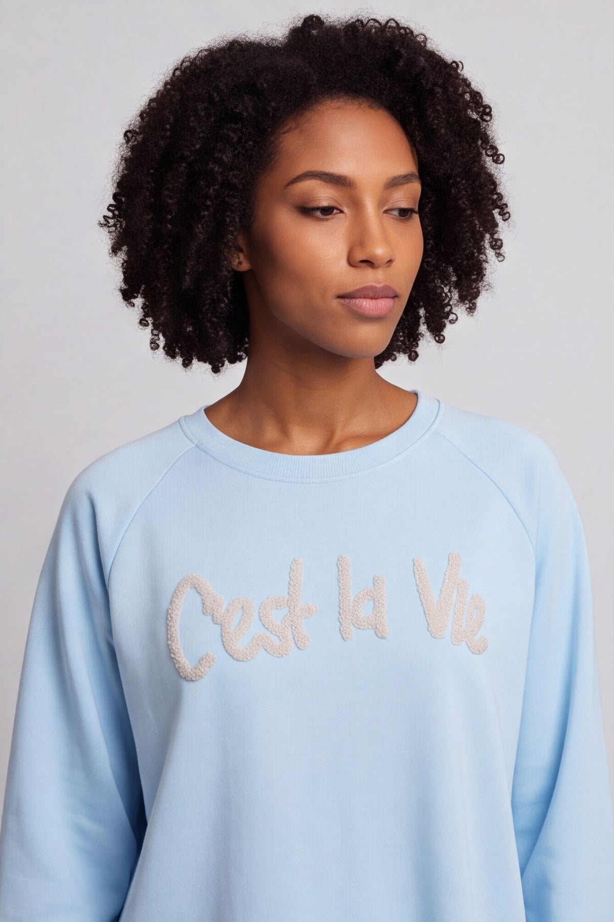 C'est La Vie Sweatshirt Light Blue – image 5 of 6