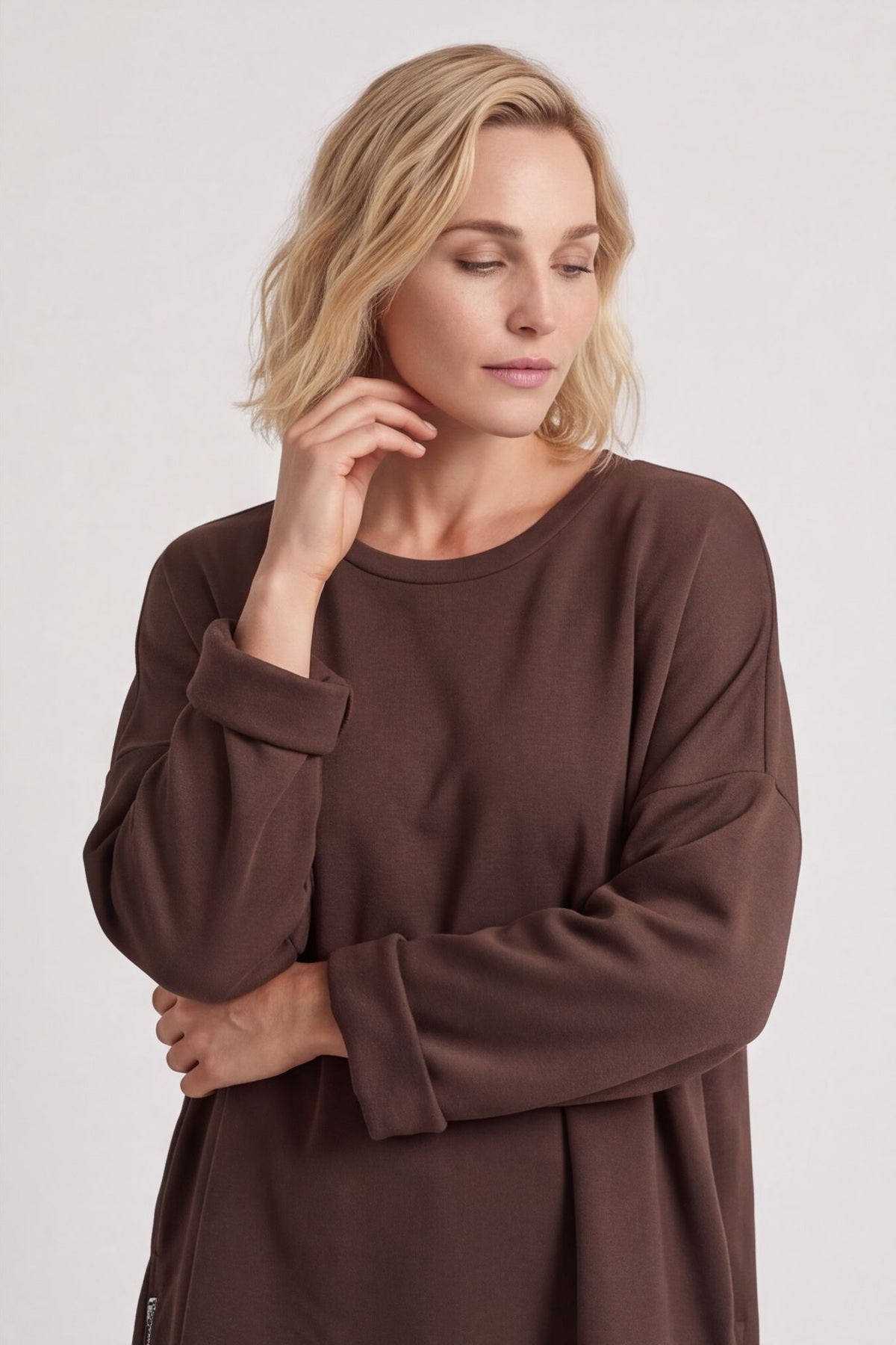 Lynne Zip Dipped Hem Top Cocoa – image 6 of 6