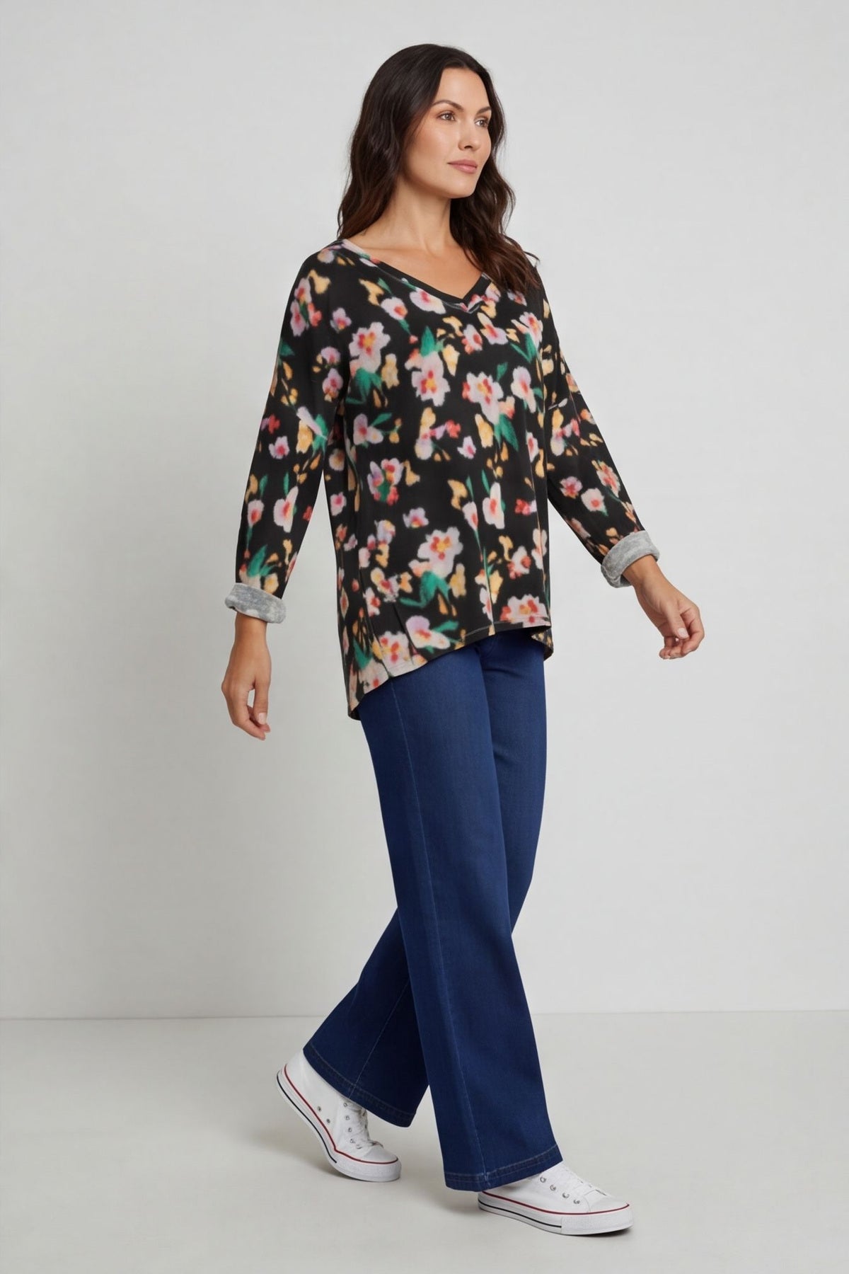 Kirsty Flower V-Neck Knit Top Black – image 6 of 6