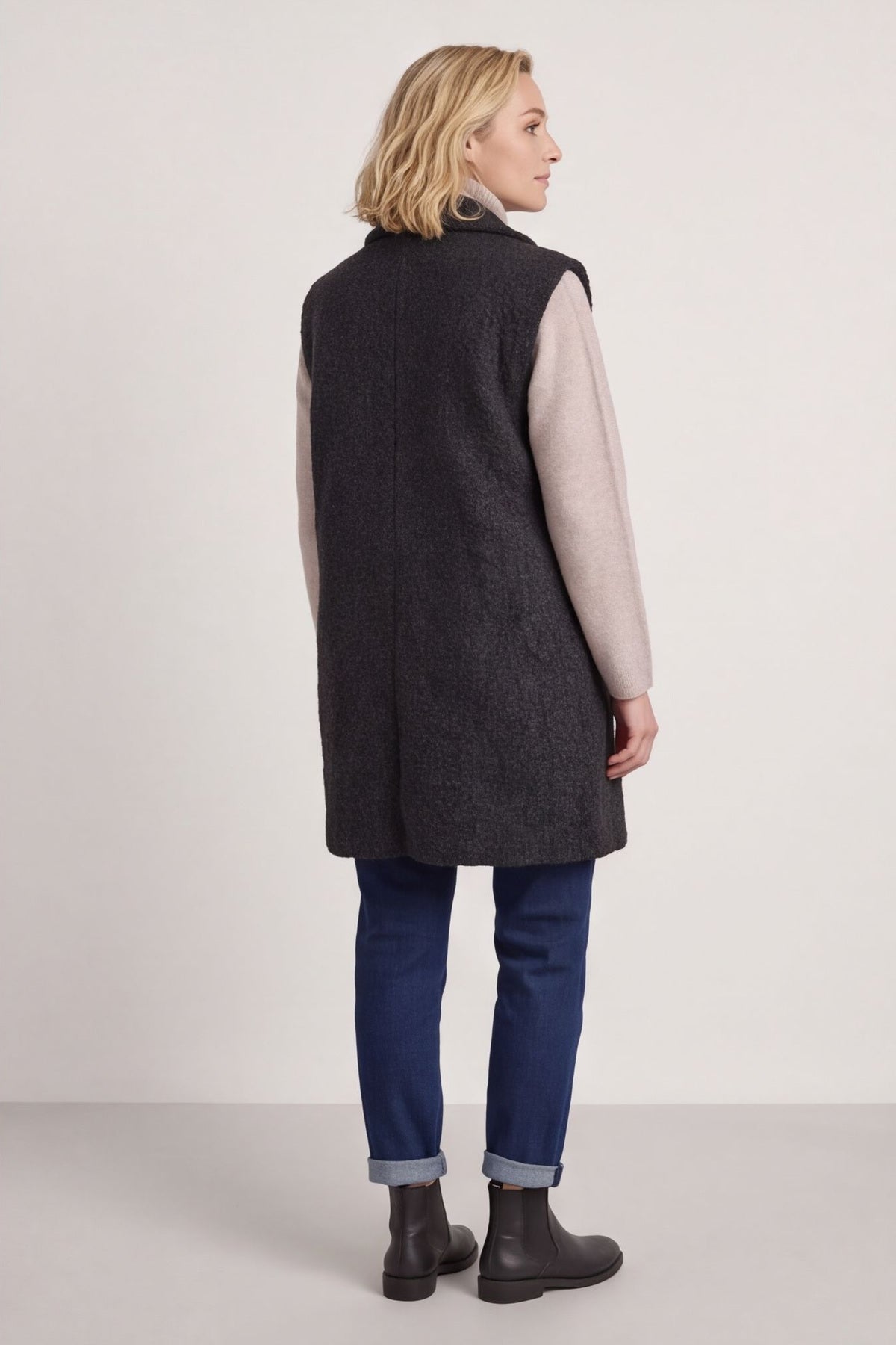 Nori Boucle Gilet Black – image 6 of 6
