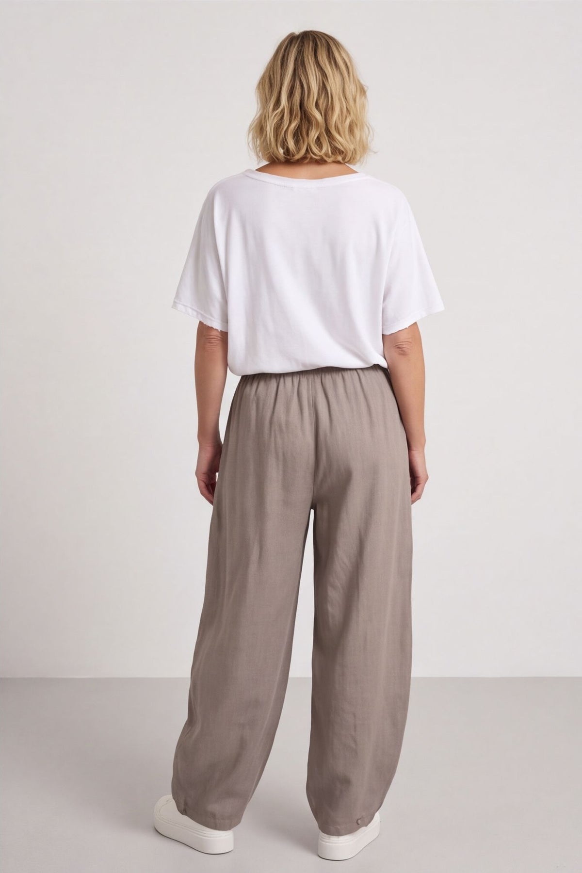 Clarisse Button Pocket Linen Trousers Mocha – image 4 of 4