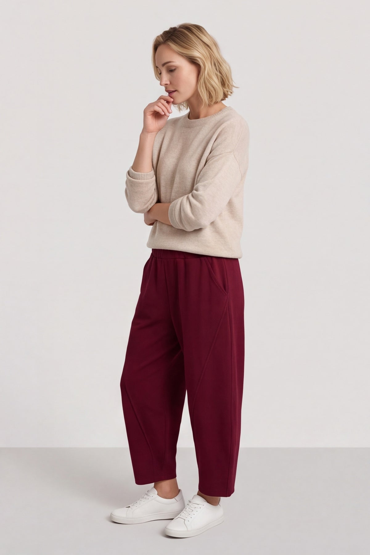 Yasmina Cropped Cotton Trousers Wine